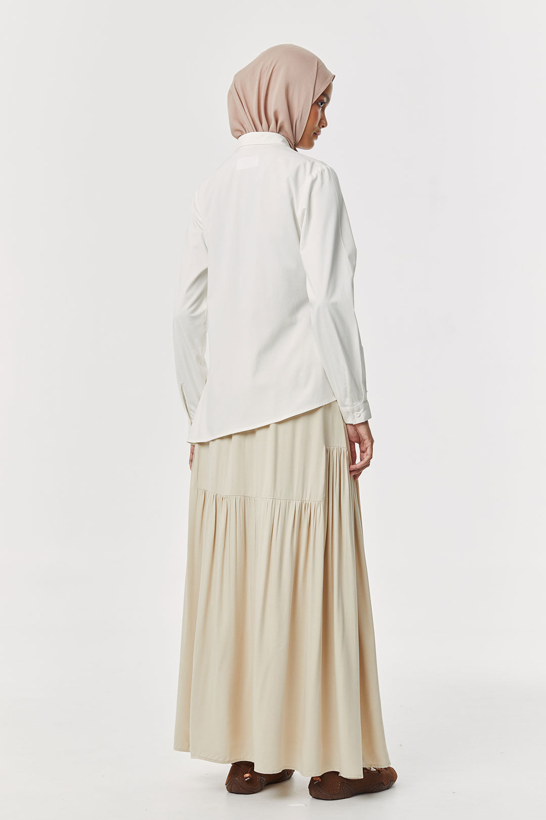 Offwhite Pramesvari