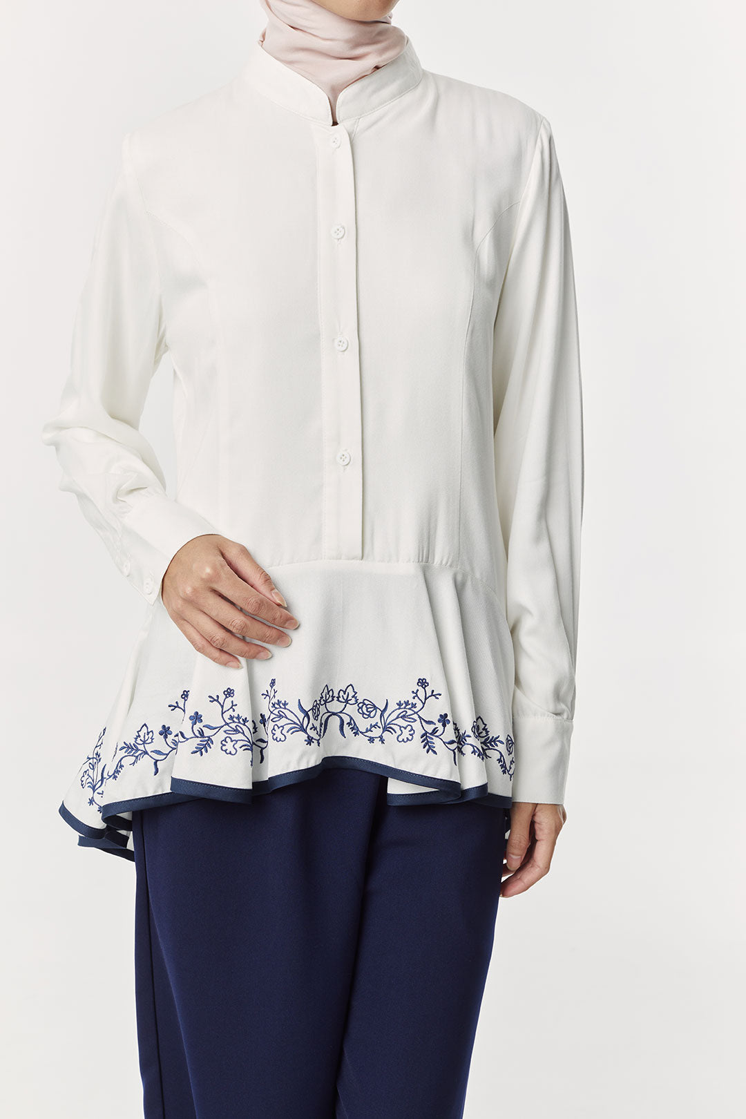 Offwhite Arelle