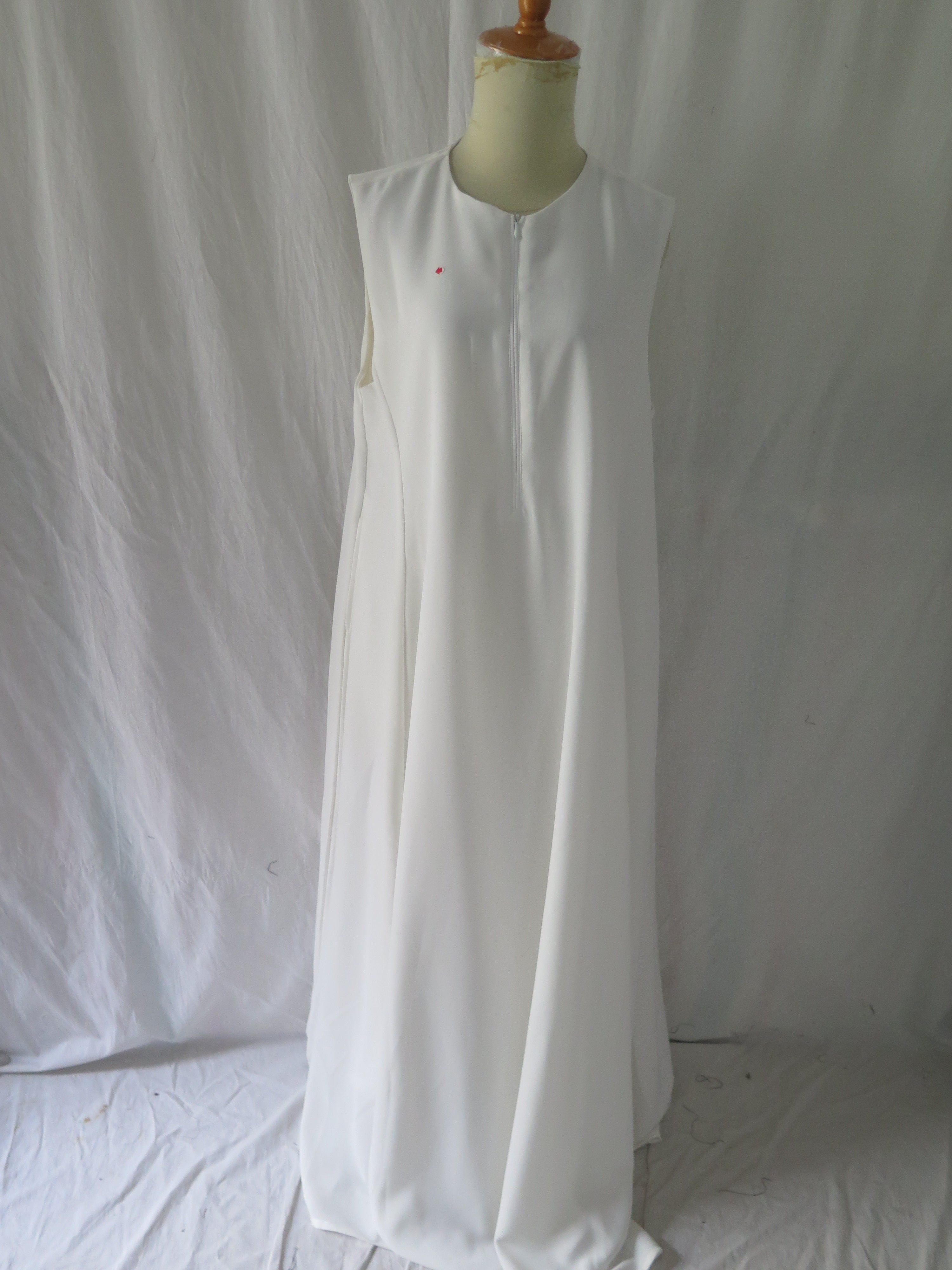 [DEFECT] Offwhite Nira M