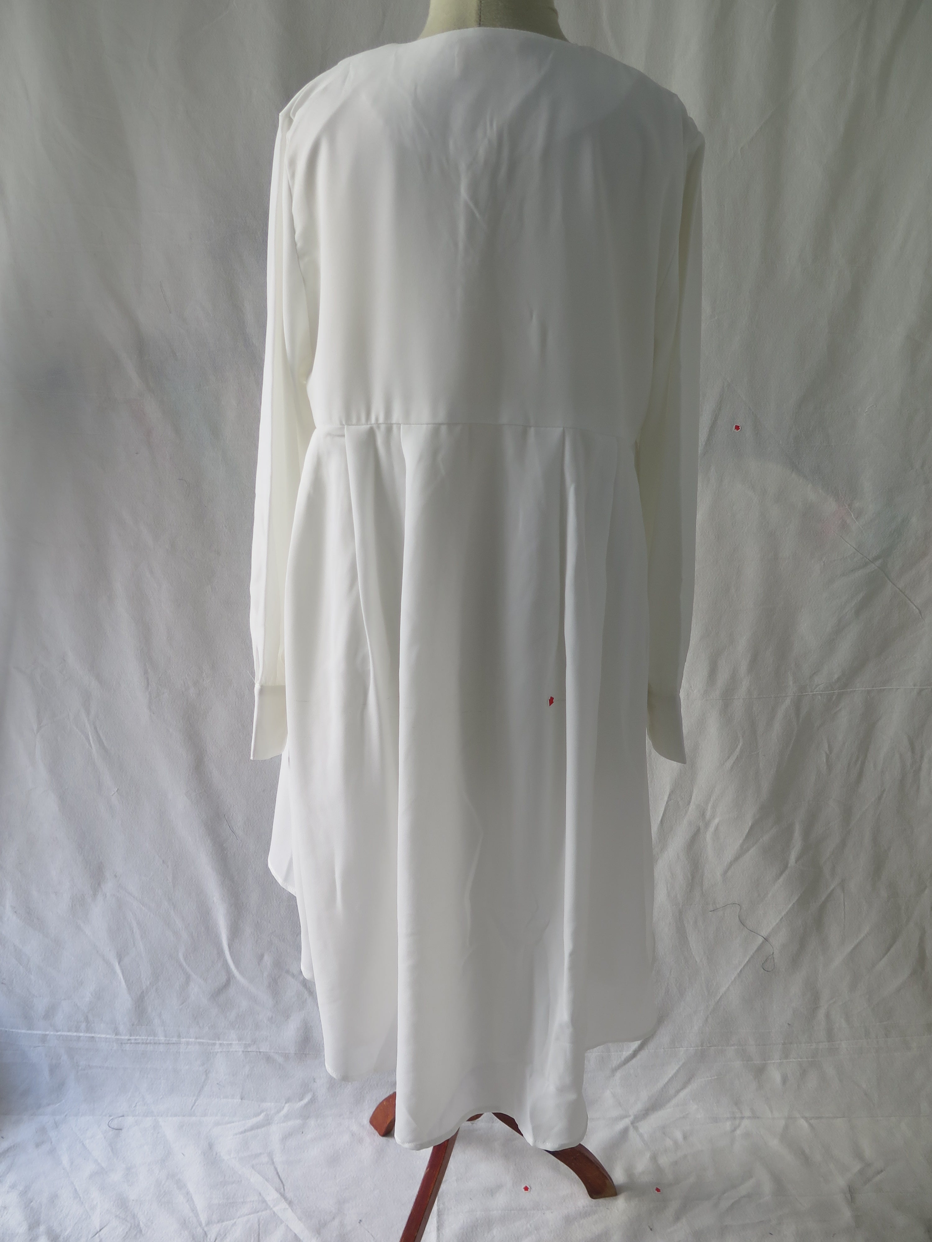 [DEFECT] Offwhite Naira M