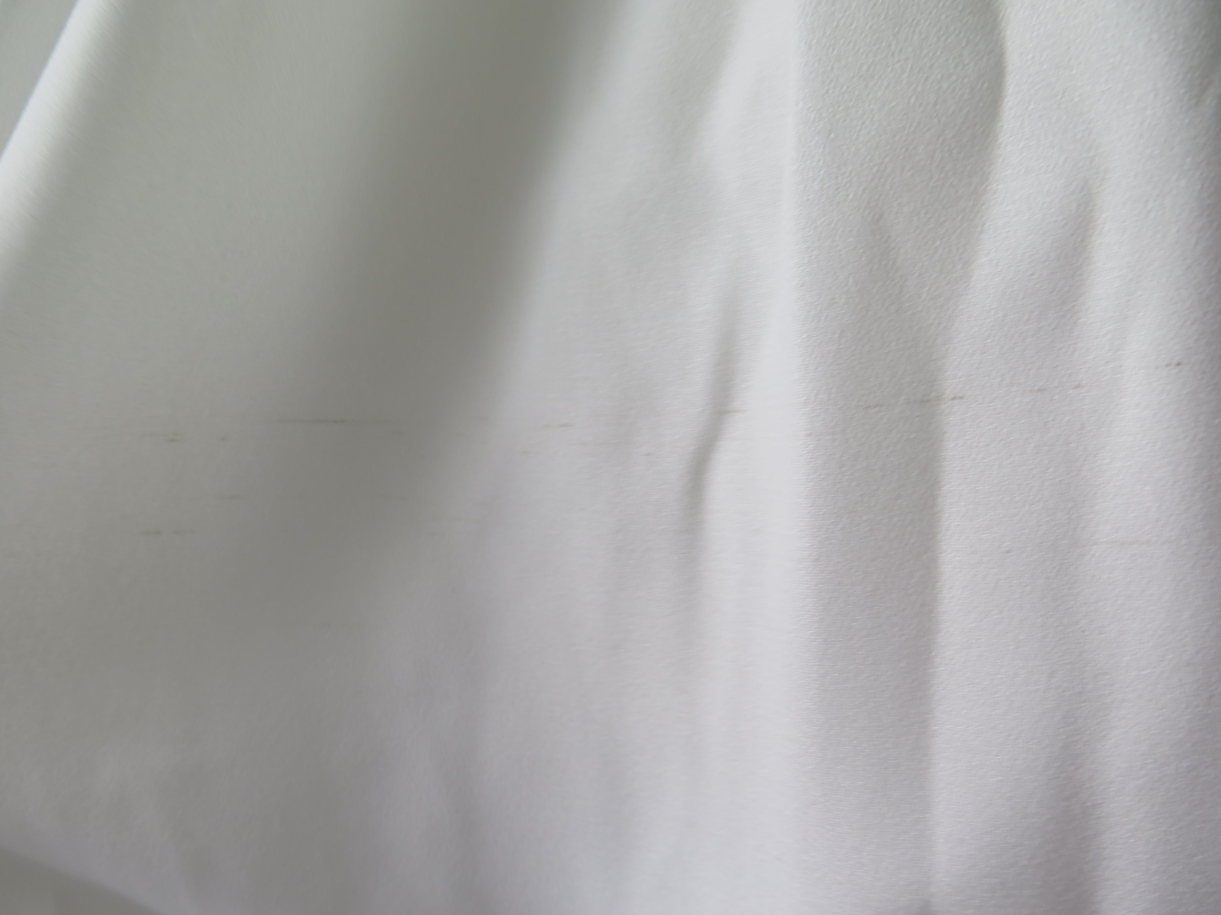 [DEFECT] Offwhite Naira M