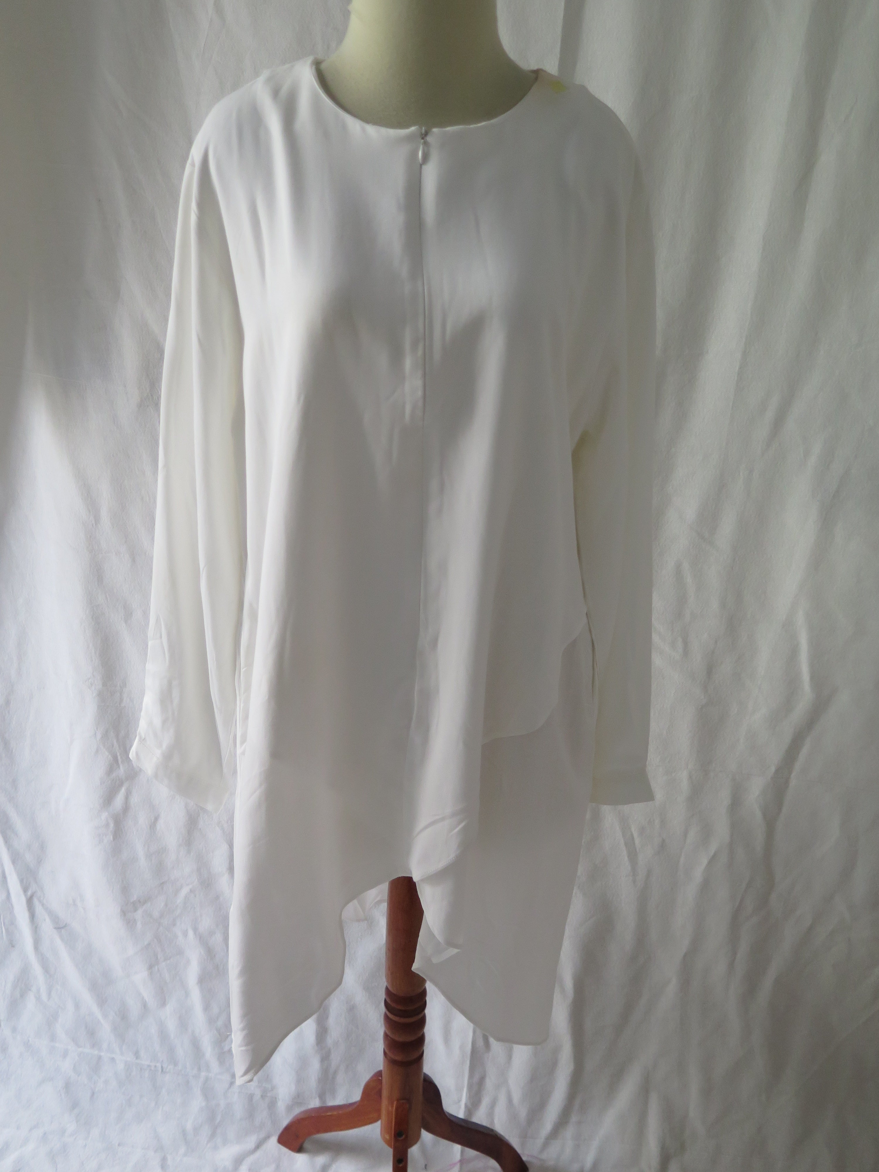 [DEFECT] Offwhite Karuna XS,M,L,XXL