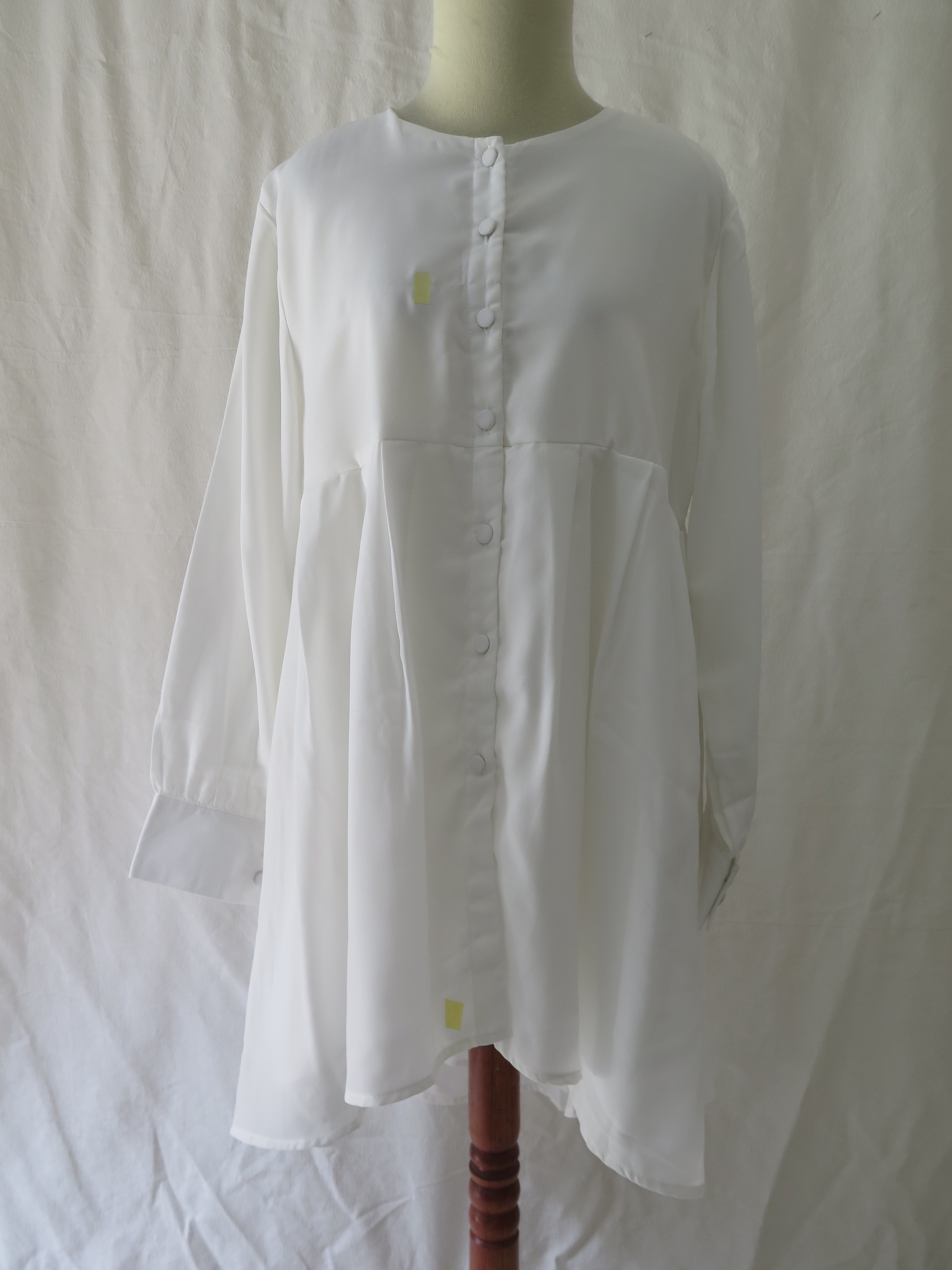 [DEFECT] Offwhite Naira M