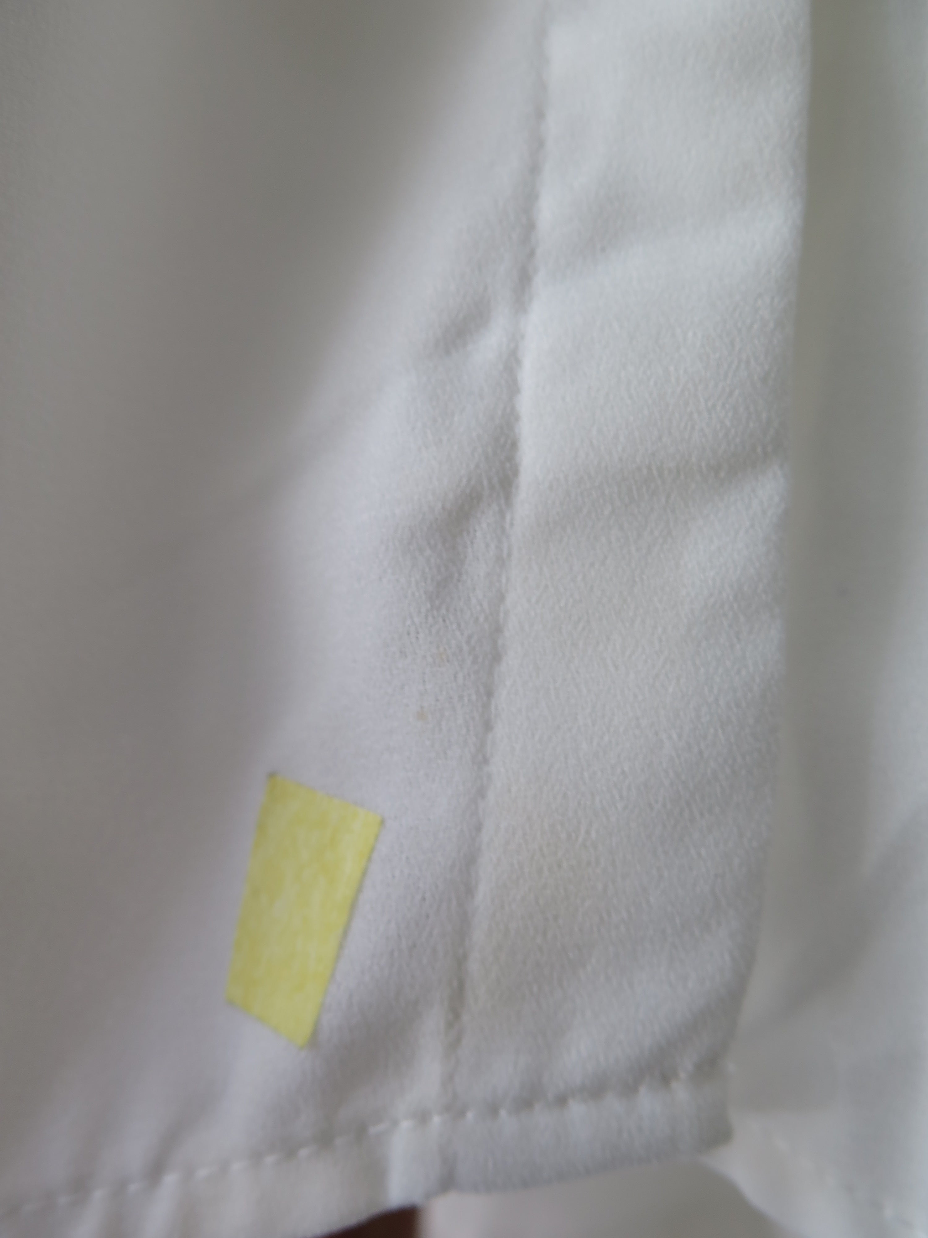 [DEFECT] Offwhite Naira M