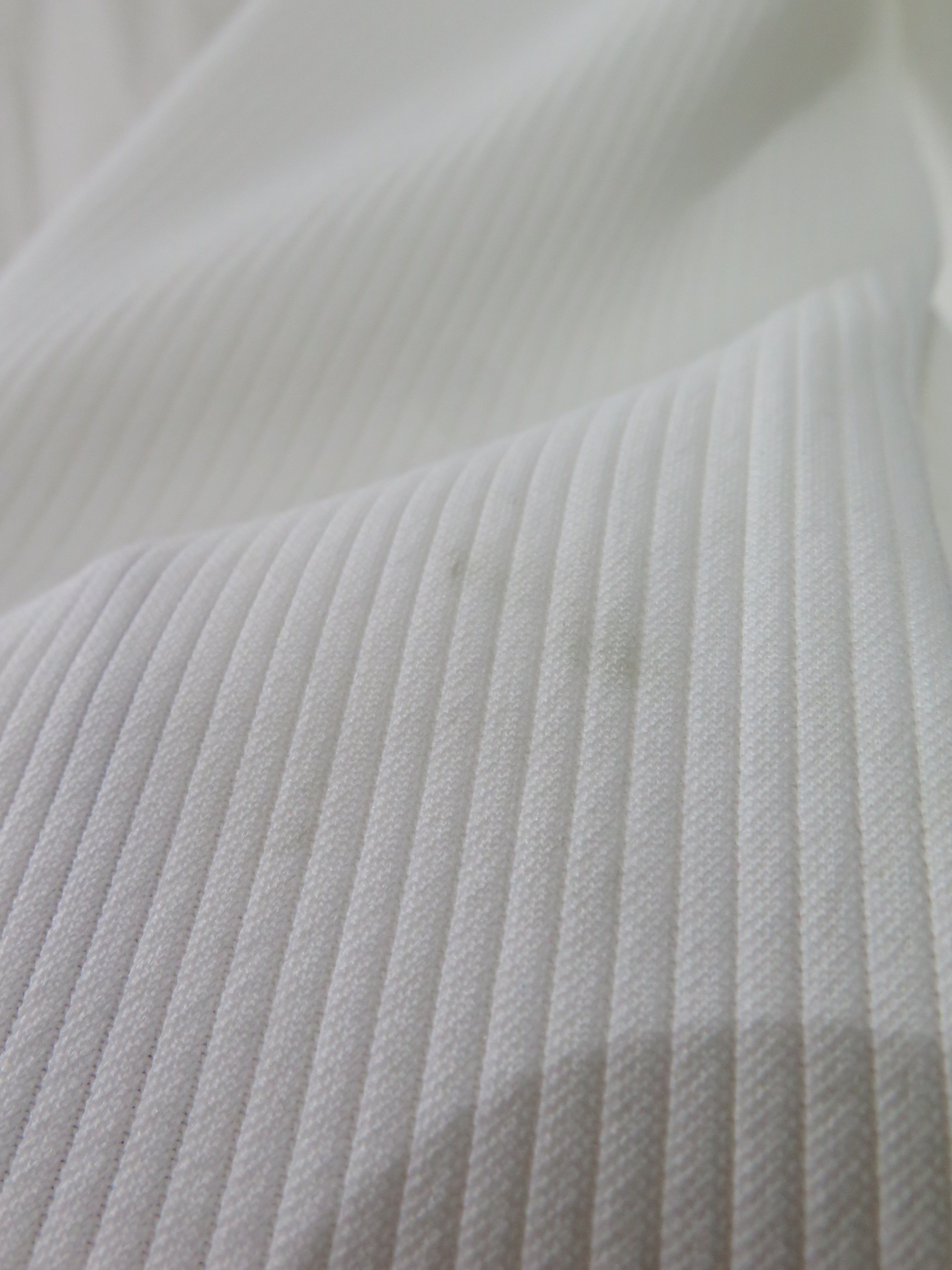 [DEFECT] Offwhite Smara M