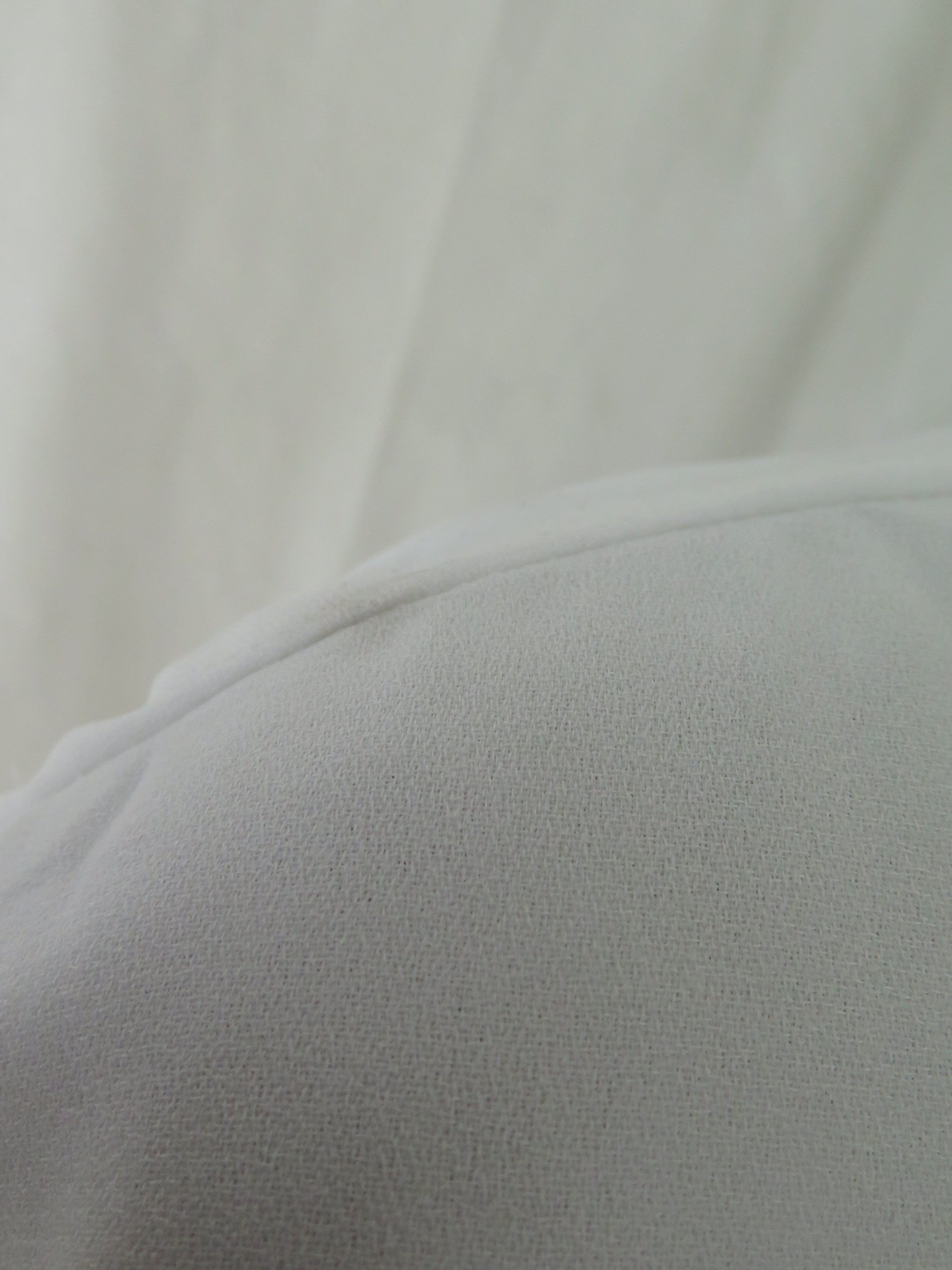 [DEFECT] Offwhite Naira S