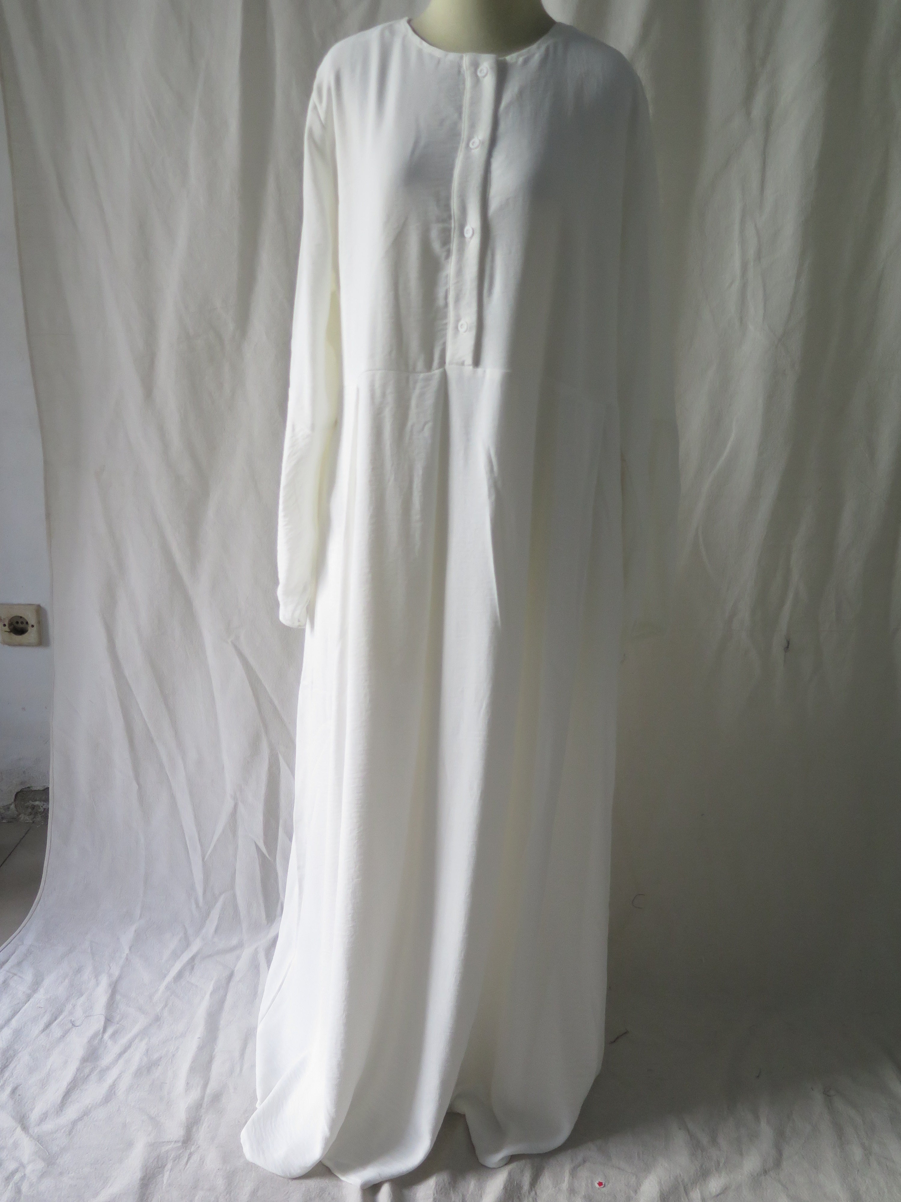 [DEFECT] Offwhite Sharva XL