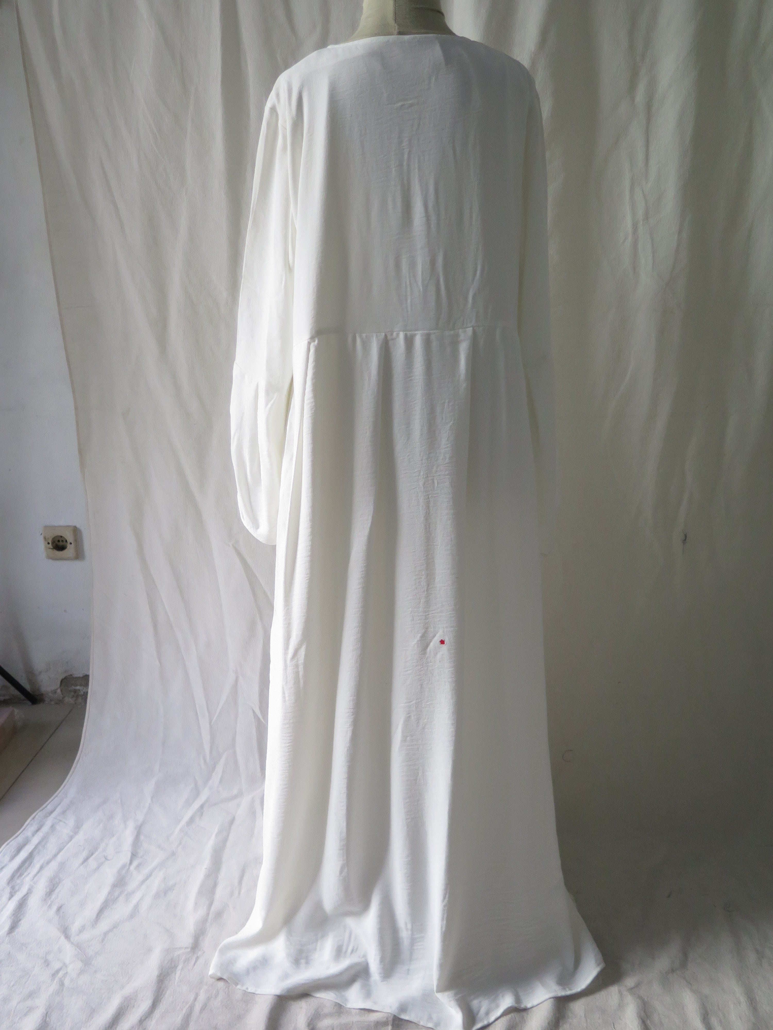 [DEFECT] Offwhite Sharva XL