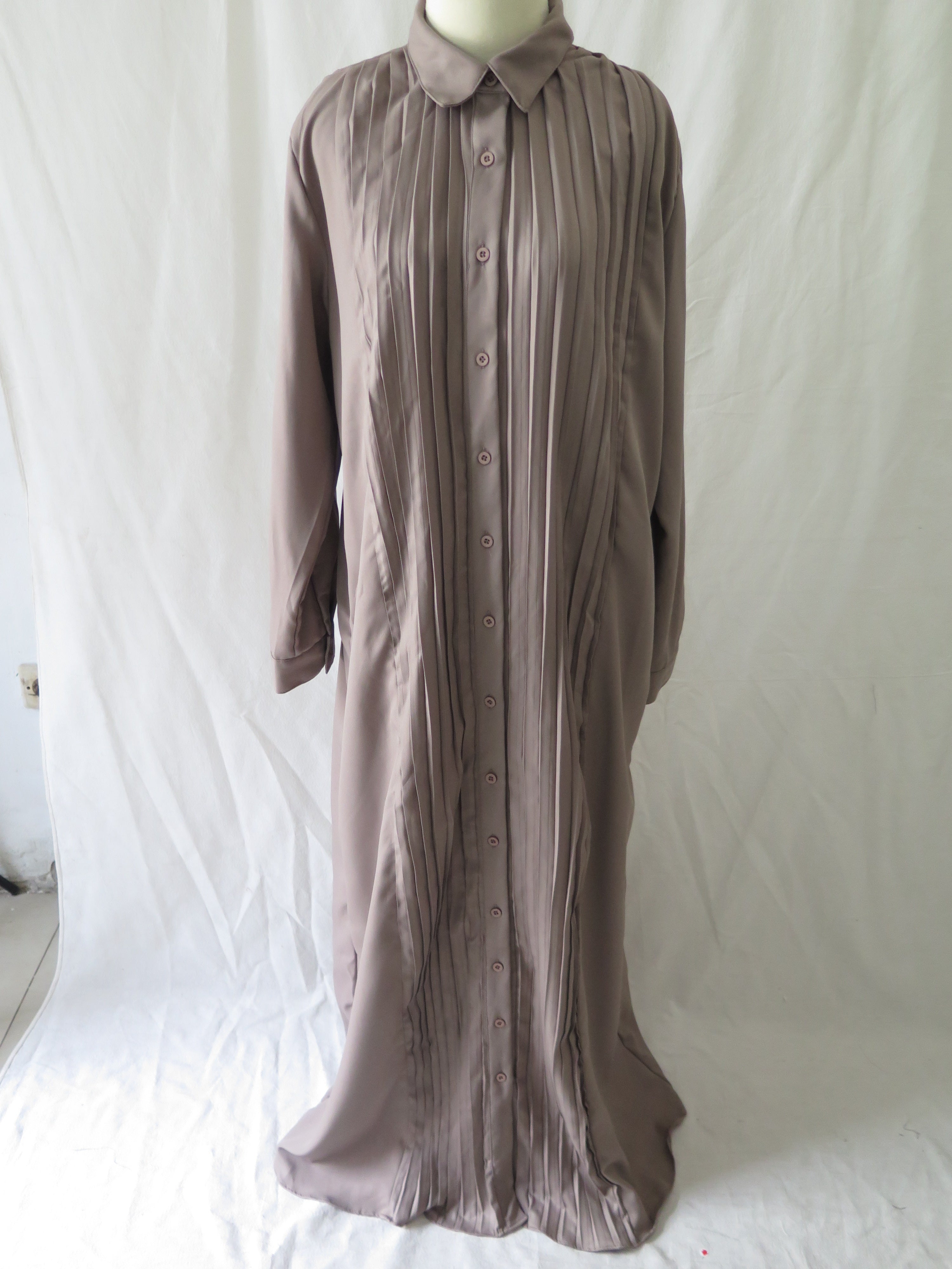 [DEFECT] Dark Taupe Adikara L