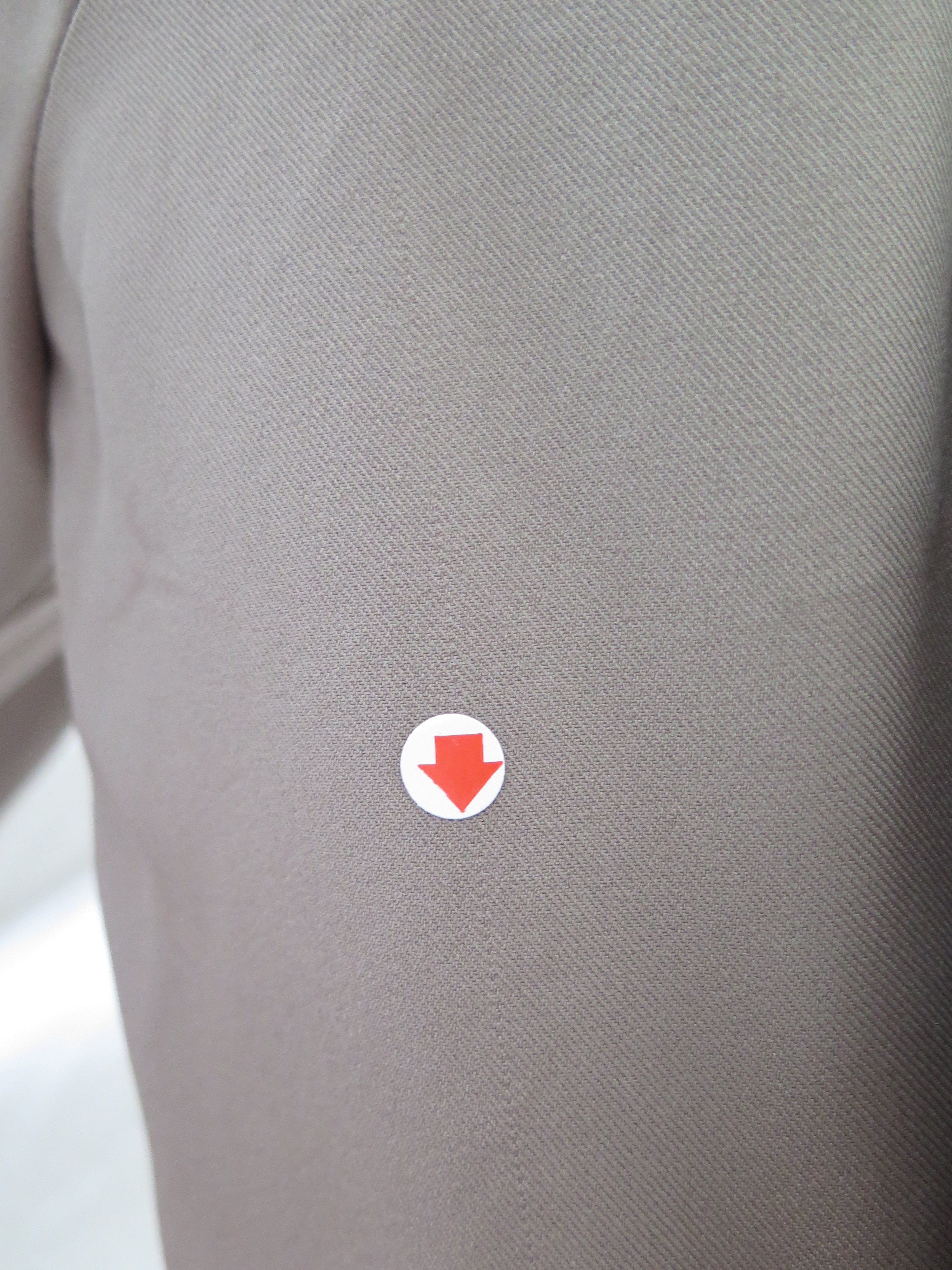 [DEFECT] Dark Taupe Adikara L