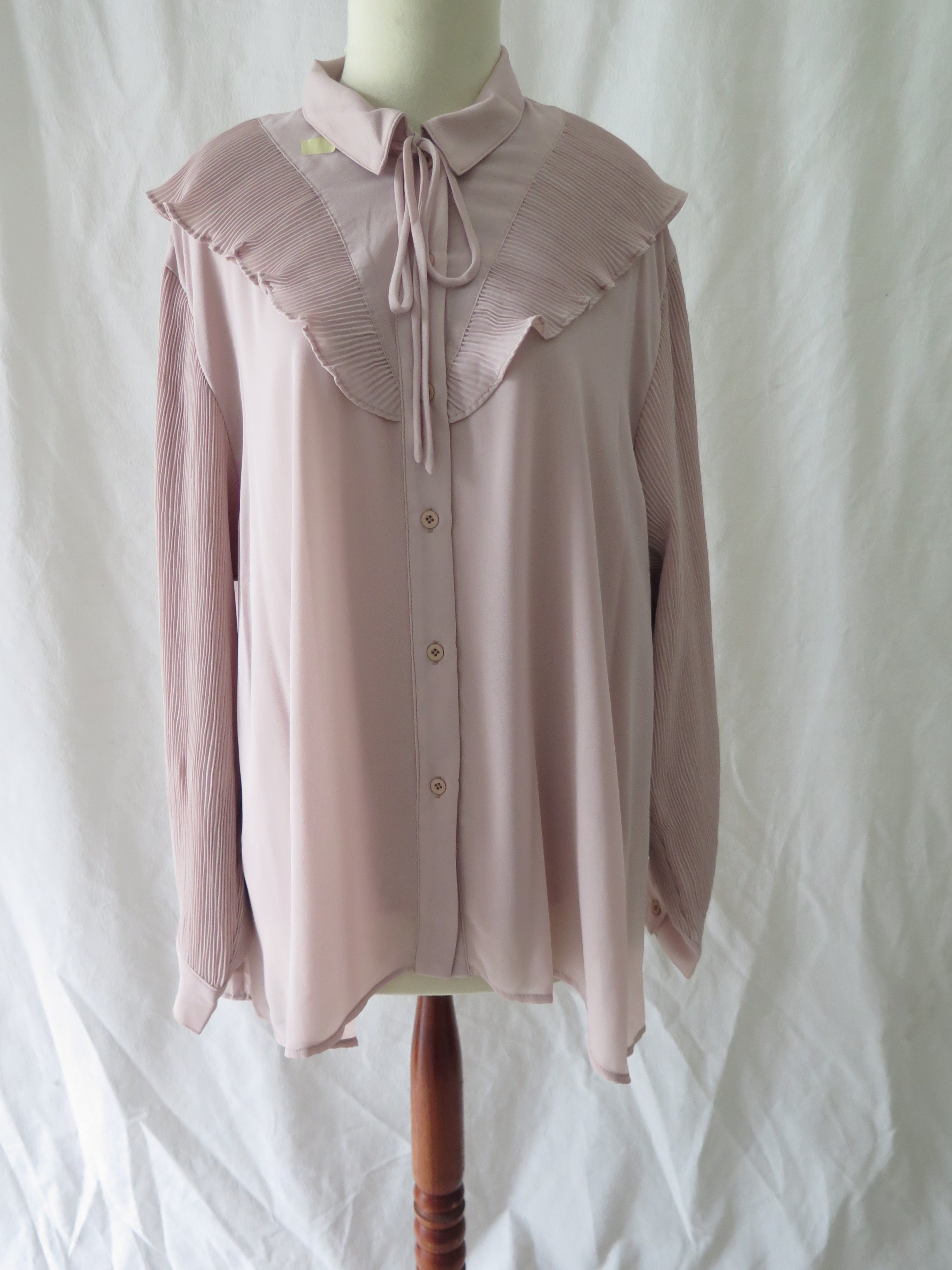 [DEFECT] Eggshell Naresvari 3XL