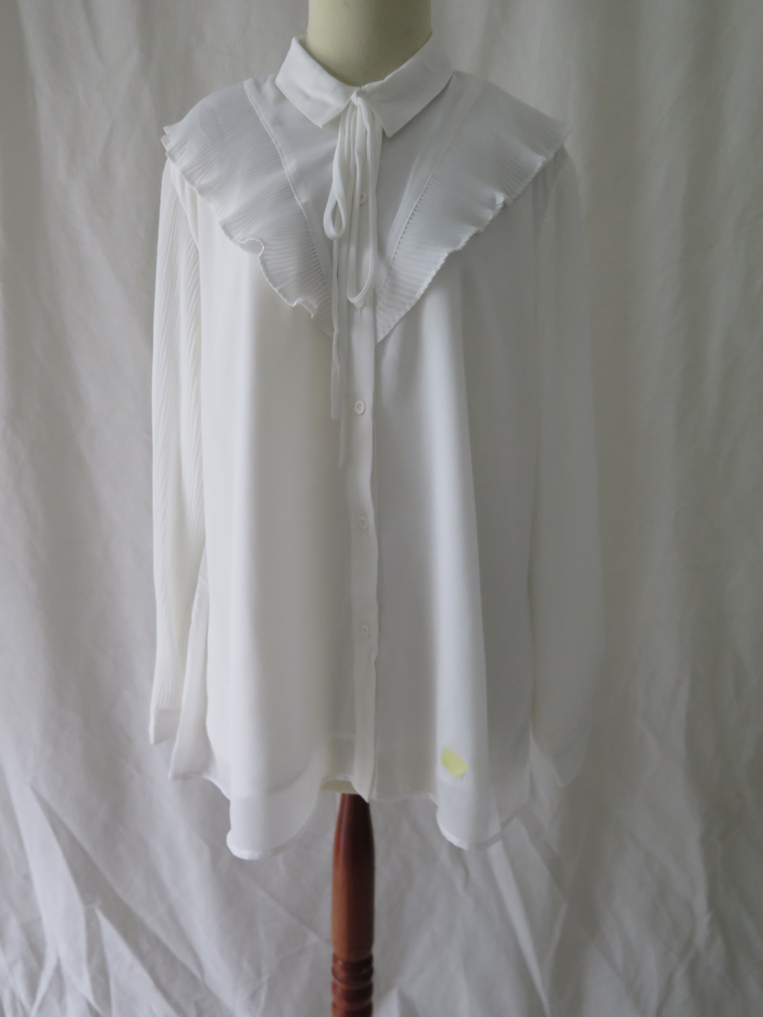 [DEFECT] Offwhite Naresvari L,XL