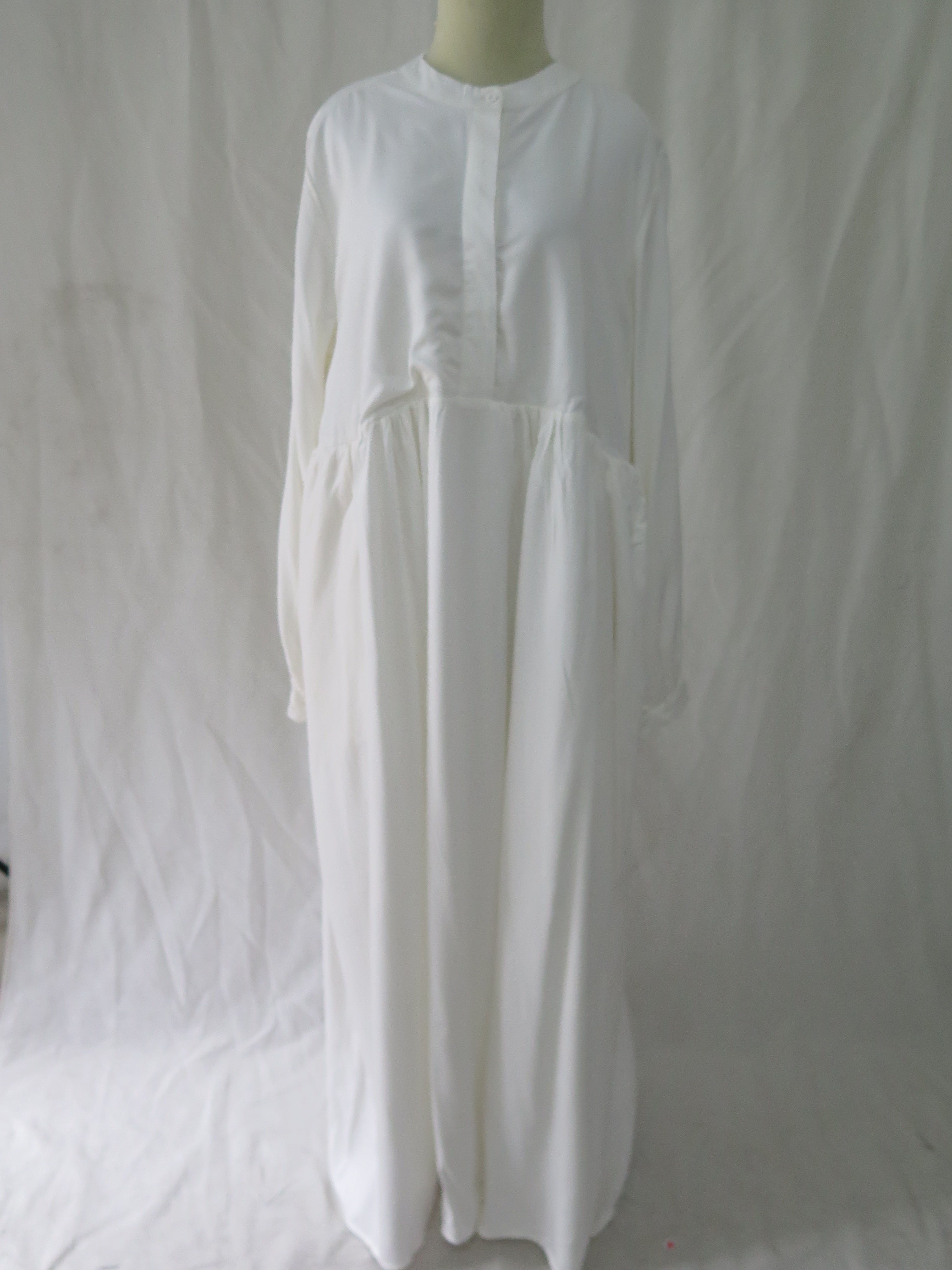 [DEFECT] Offwhite Mahreen XL