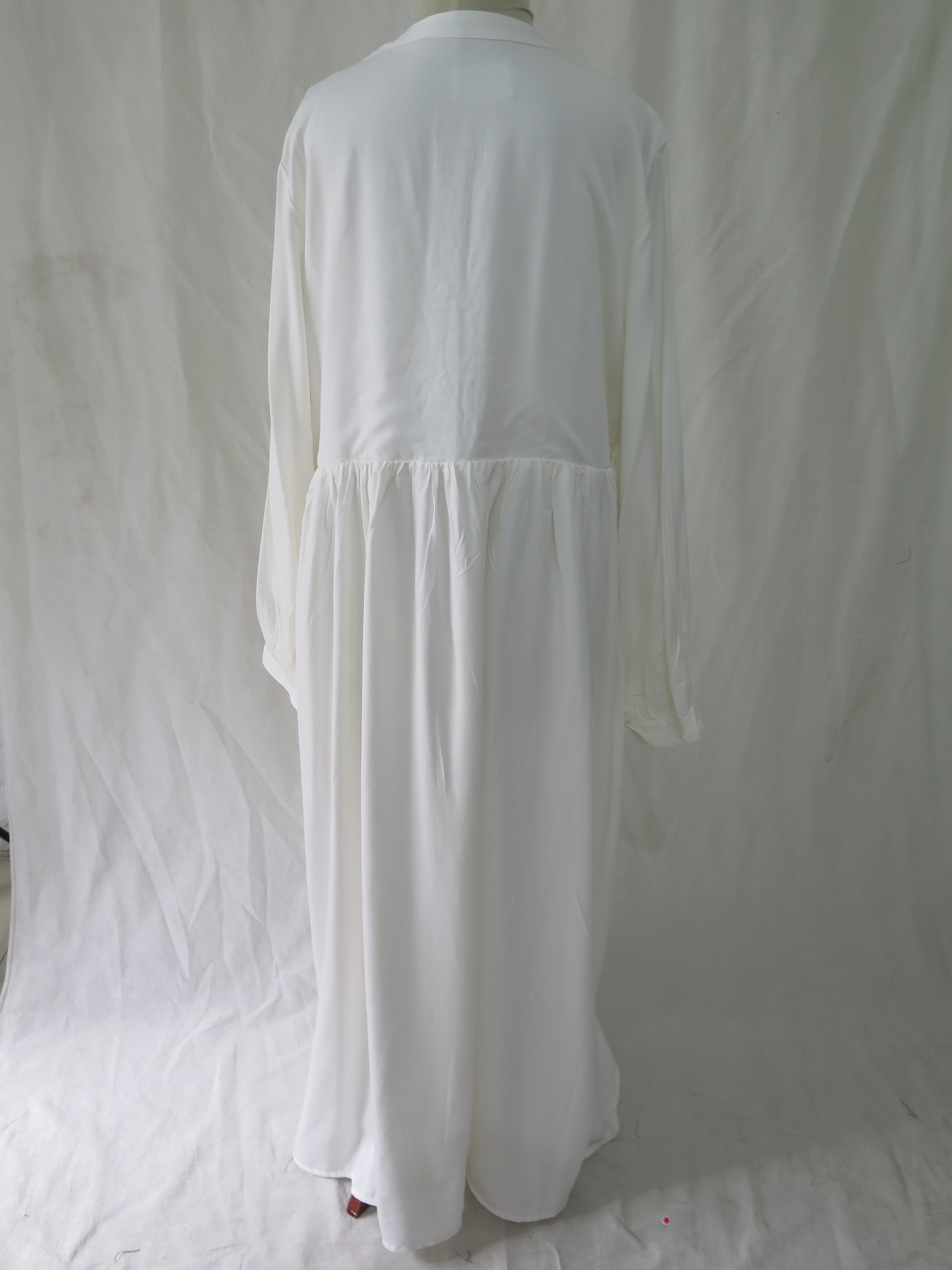 [DEFECT] Offwhite Mahreen XL