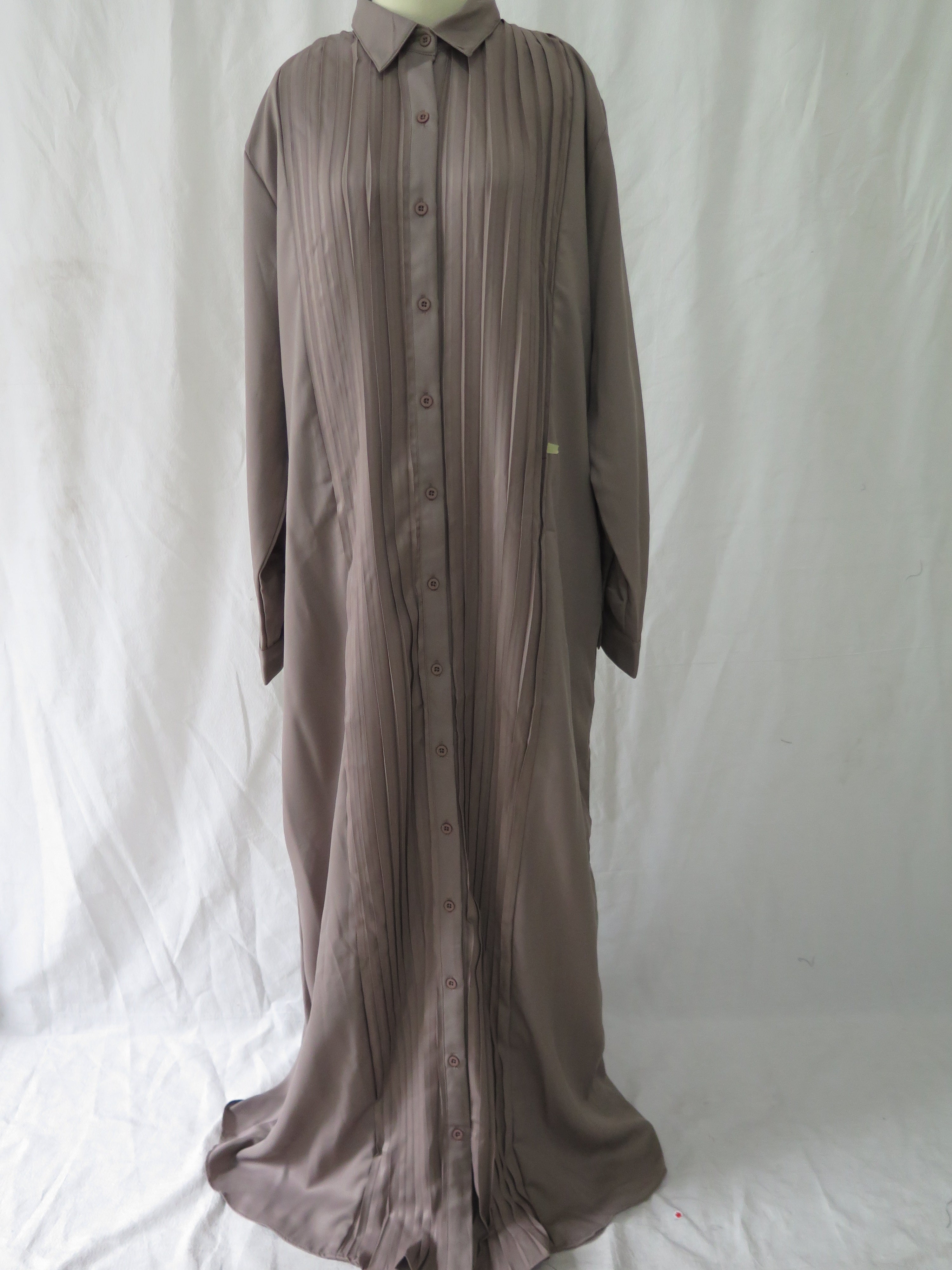 [DEFECT] Dark Taupe Adikara XL