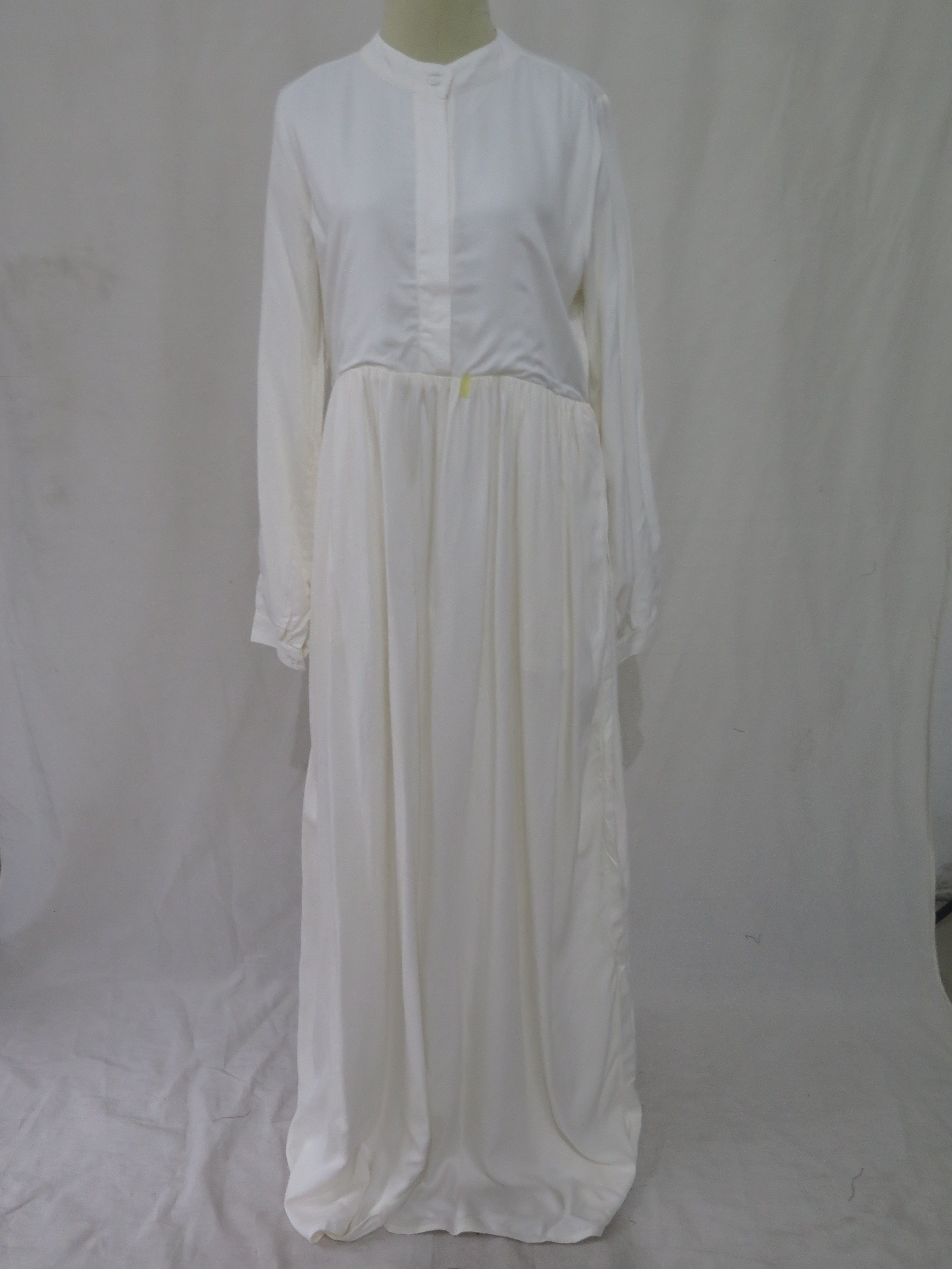 [DEFECT] Offwhite Mahreen S,L,XXL