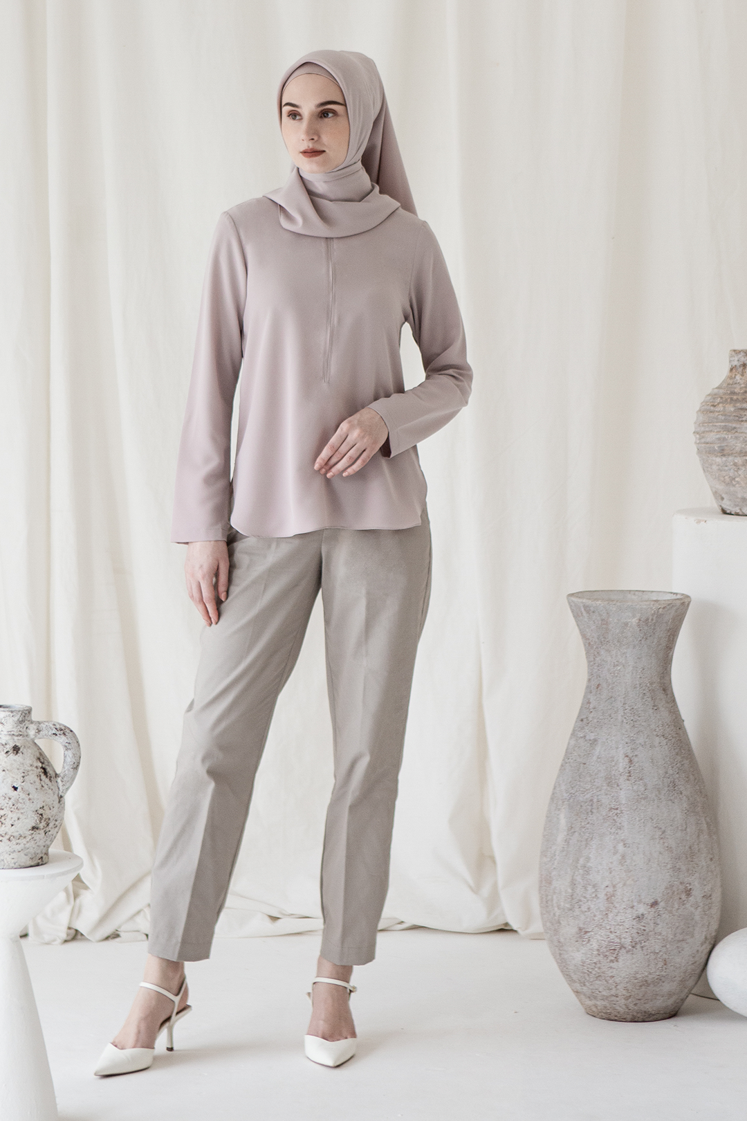 Chalk Grey Abimana