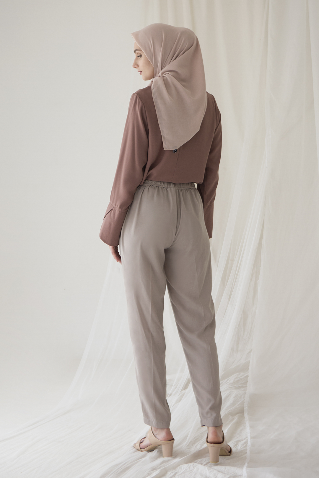 Light Grey Rahma