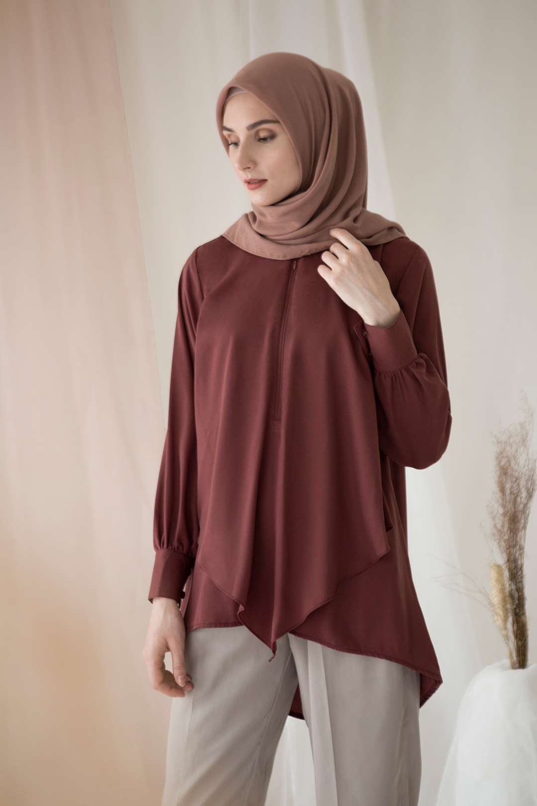 Burgundy Dian